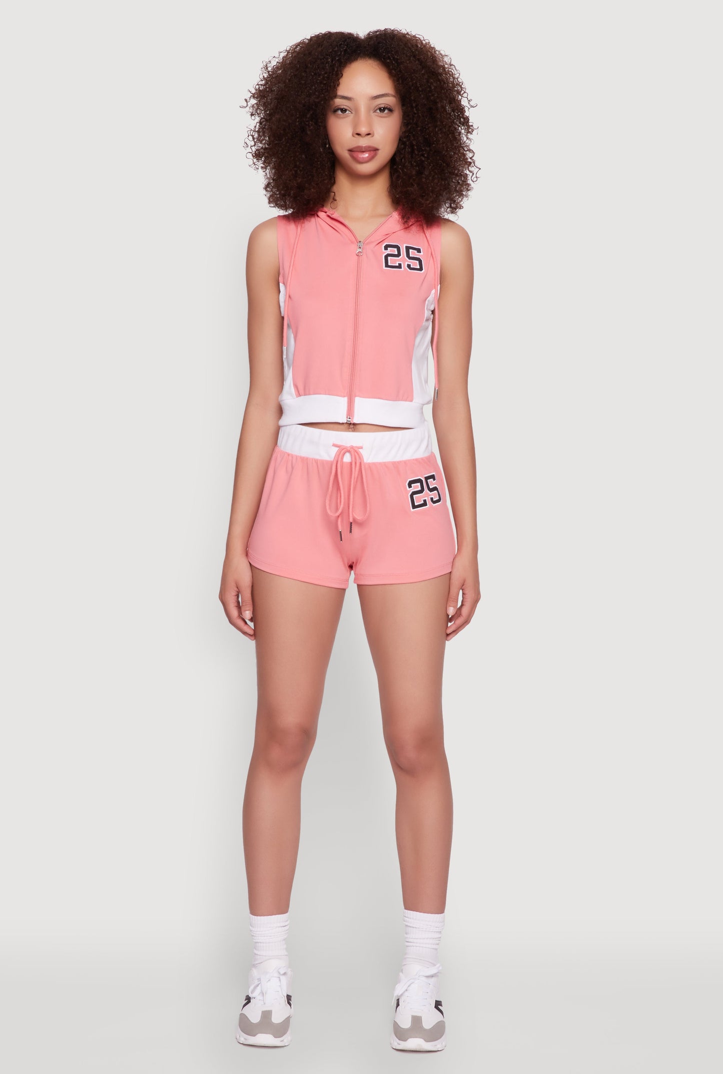 25 Graphic Contrast Trim Shorts